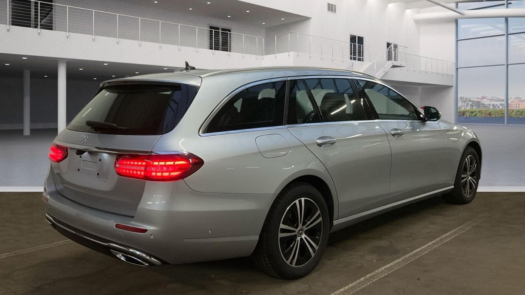 Mercedes-Benz E 220 2022