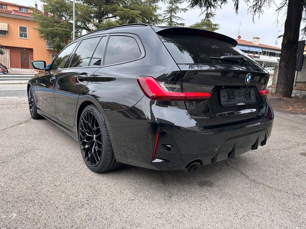 BMW 318 2024