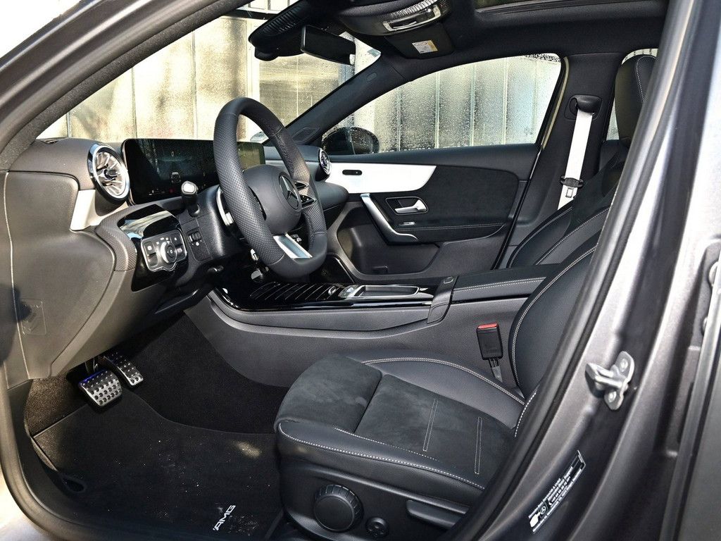 Mercedes-Benz A 200 2025