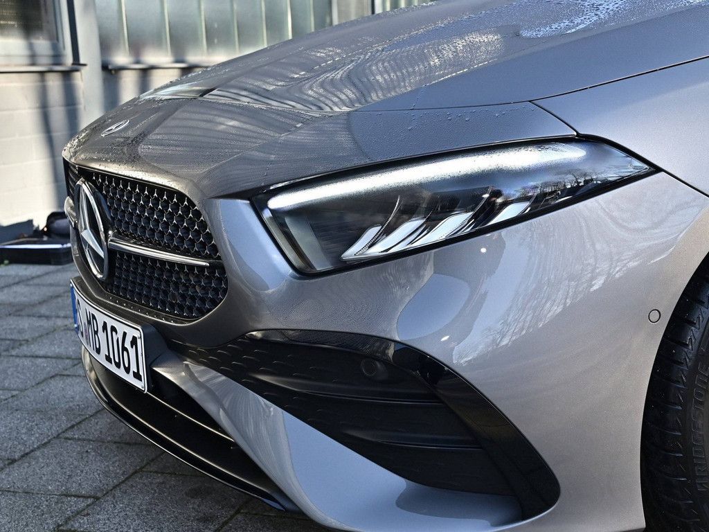 Mercedes-Benz A 200 2025
