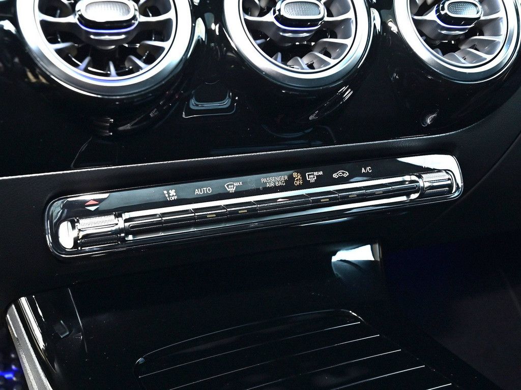 Mercedes-Benz A 200 2025