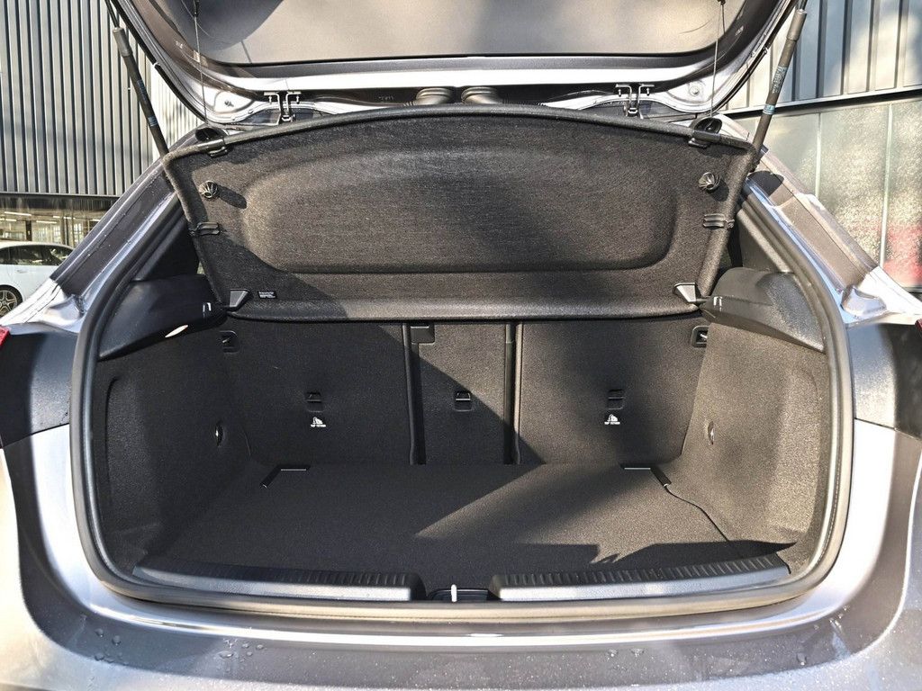 Mercedes-Benz A 200 2025