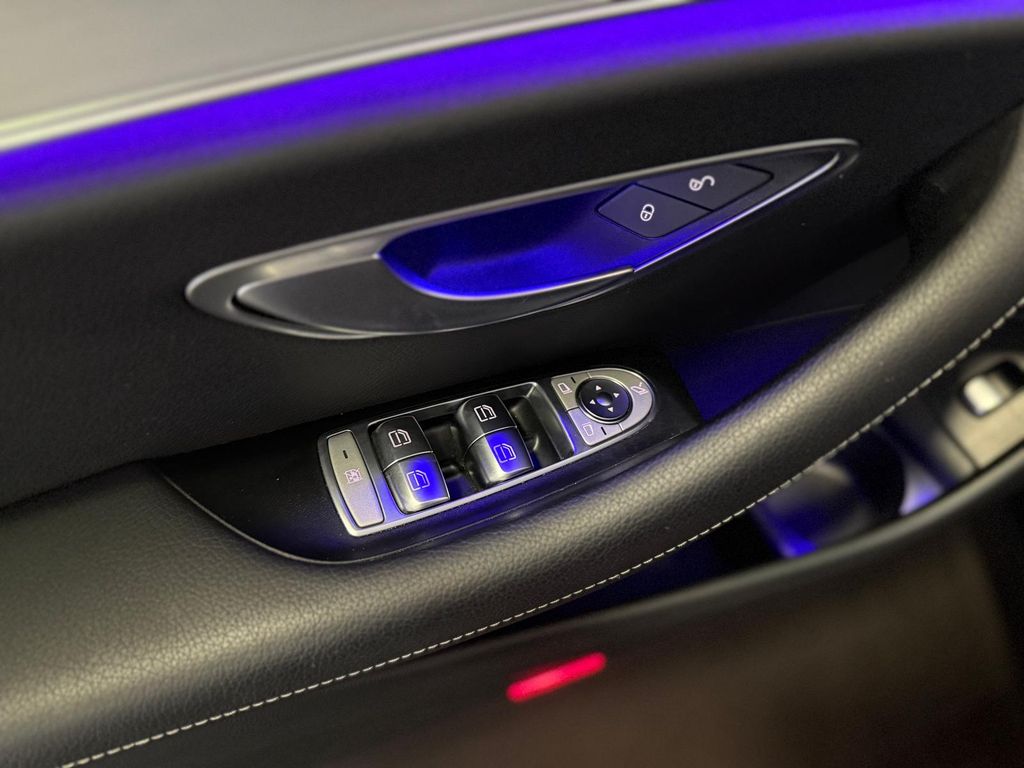 Mercedes-Benz E 300 2022