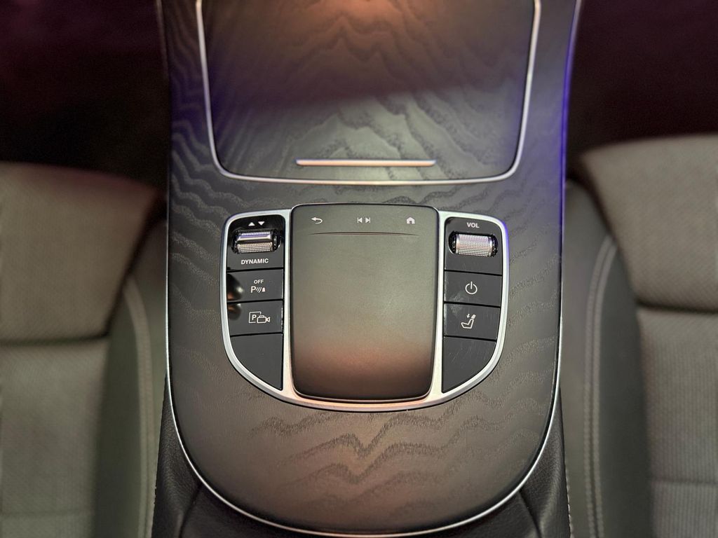 Mercedes-Benz E 300 2022