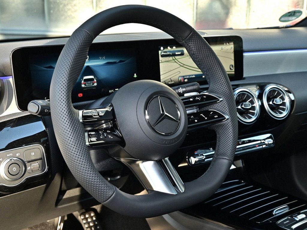 Mercedes-Benz A 200 2025