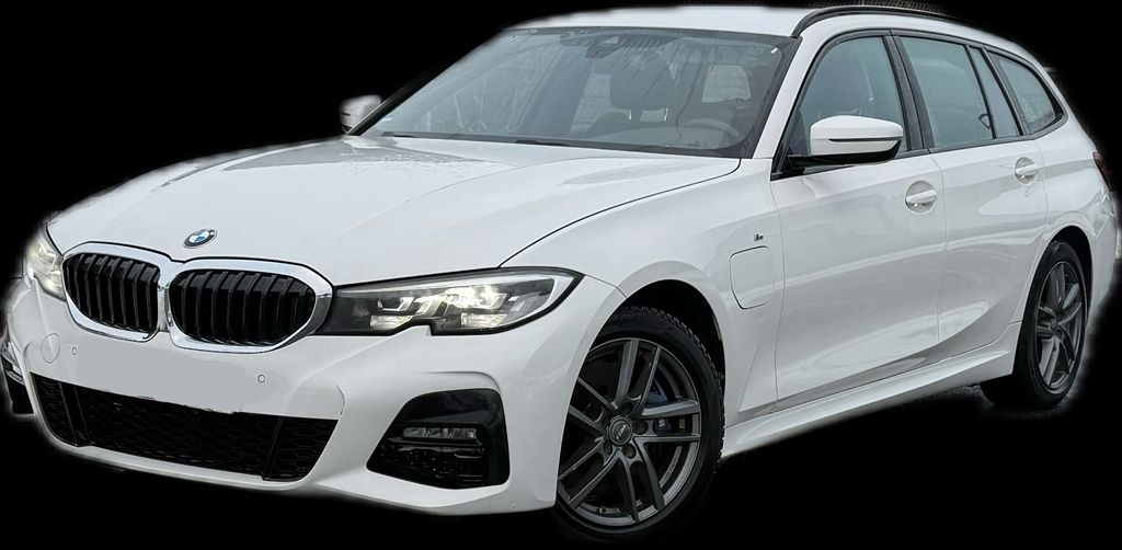 BMW 330 2021