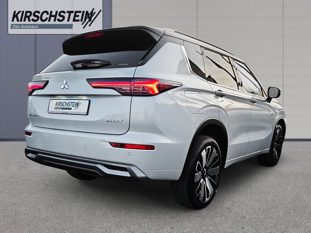 Mitsubishi Plug-in Hybrid Outlander 2025