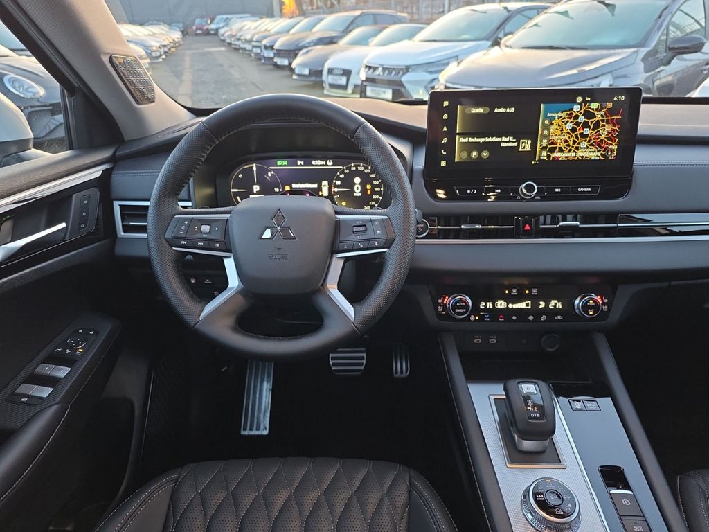 Mitsubishi Plug-in Hybrid Outlander 2025