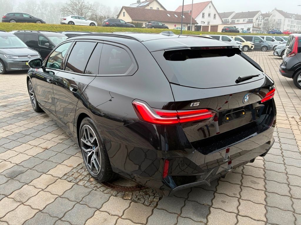 BMW i5 2024