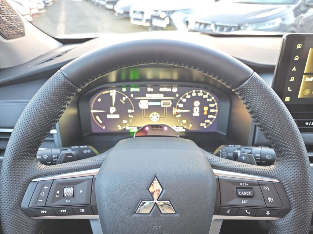 Mitsubishi Plug-in Hybrid Outlander 2025