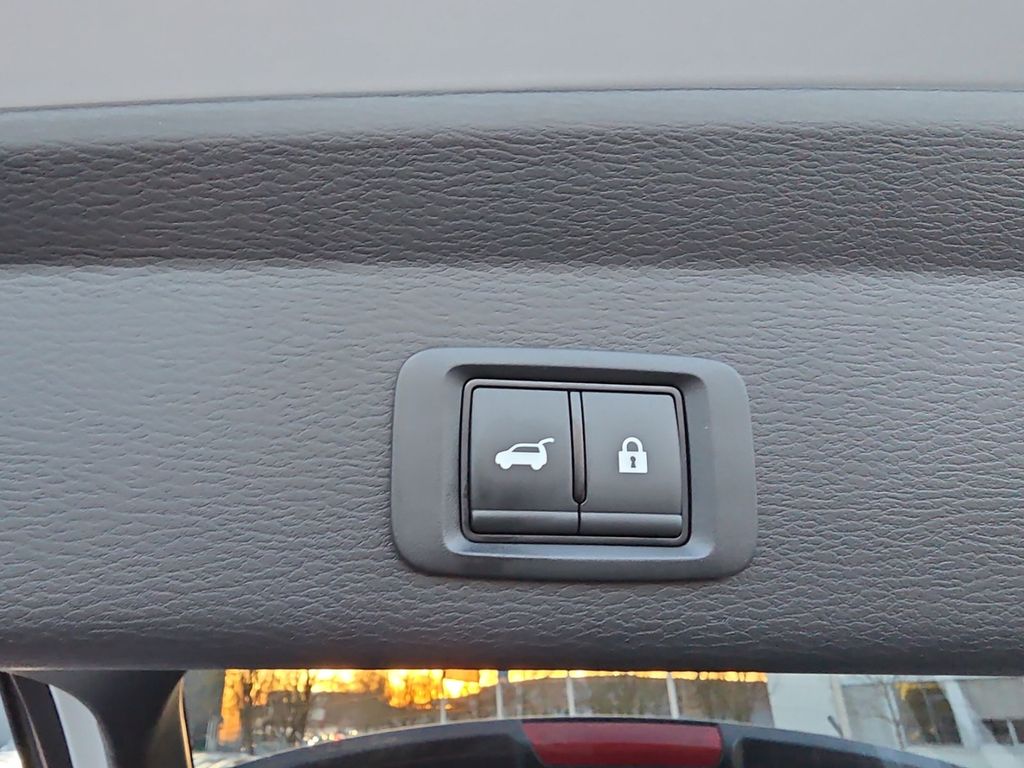 Mitsubishi Plug-in Hybrid Outlander 2025