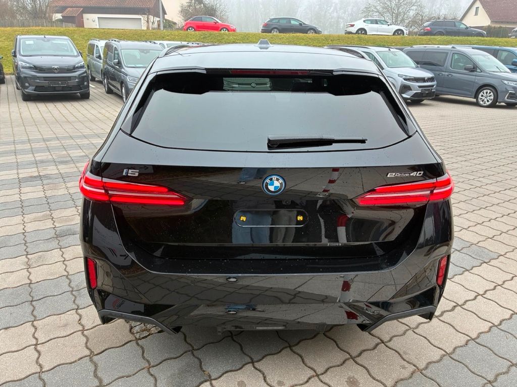 BMW i5 2024