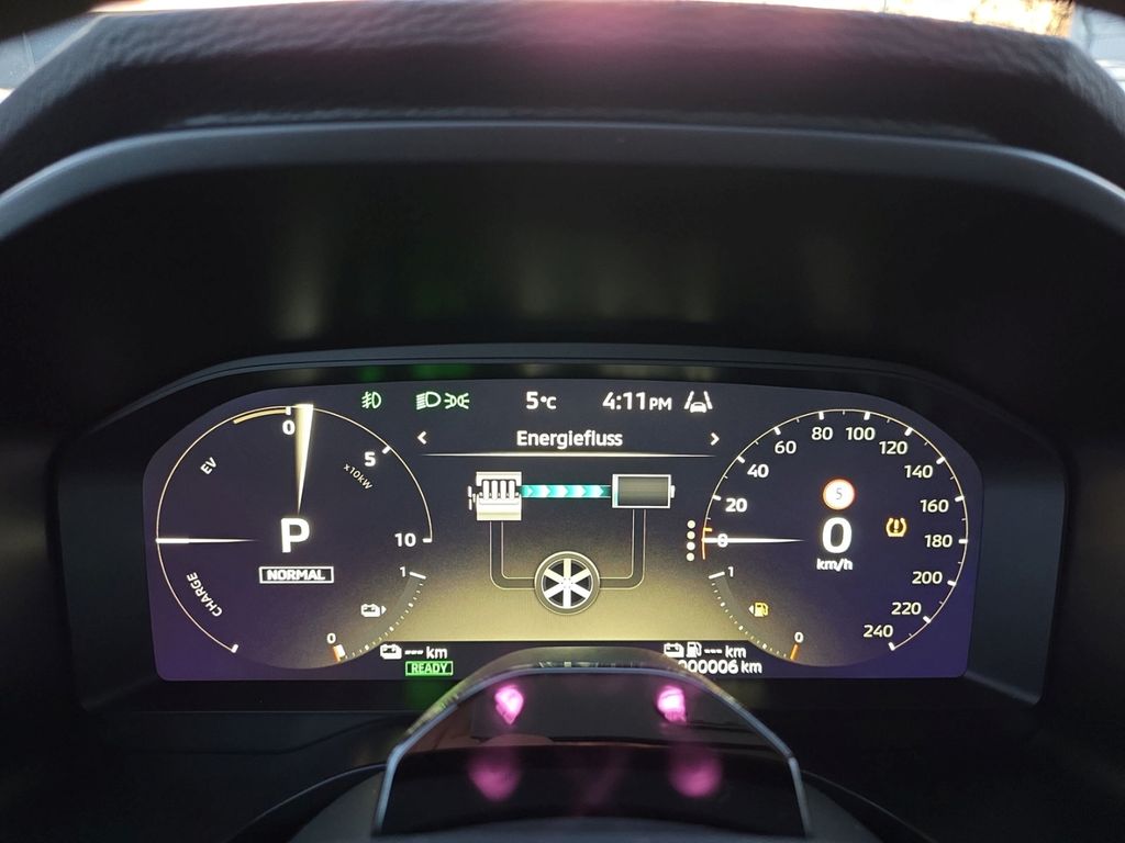 Mitsubishi Plug-in Hybrid Outlander 2025