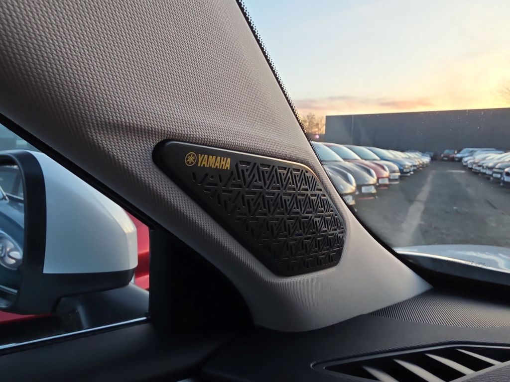 Mitsubishi Plug-in Hybrid Outlander 2025