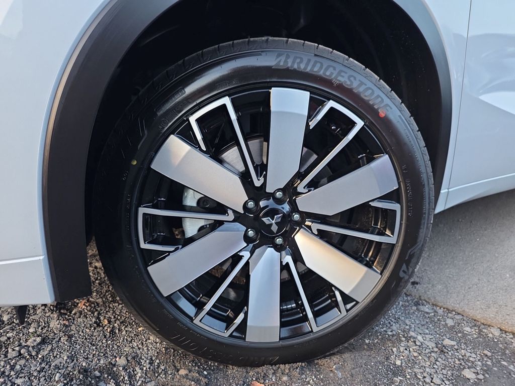 Mitsubishi Plug-in Hybrid Outlander 2025