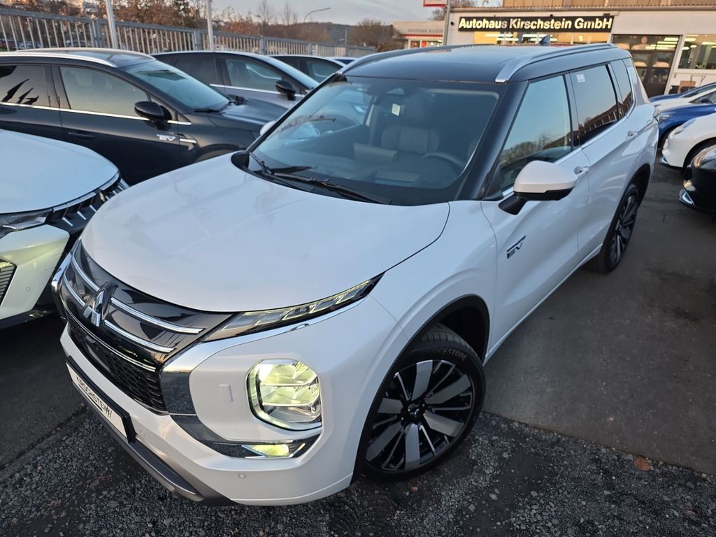 Mitsubishi Plug-in Hybrid Outlander 2025