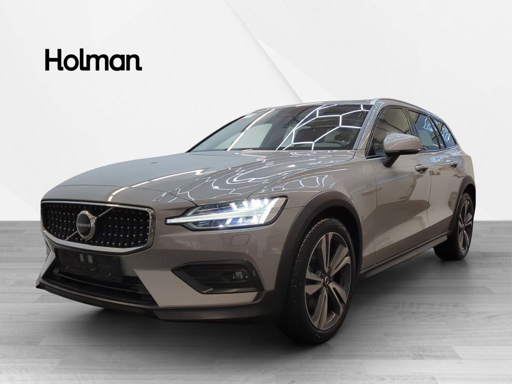 Volvo V60 Cross Country 2023