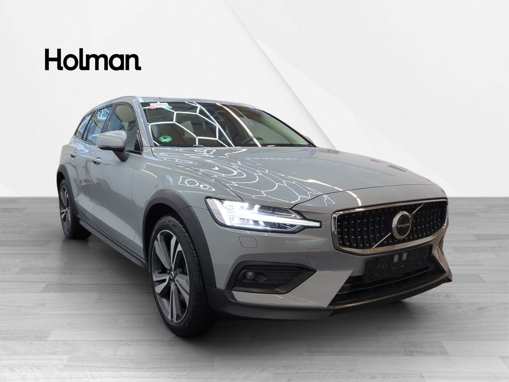 Volvo V60 Cross Country 2023