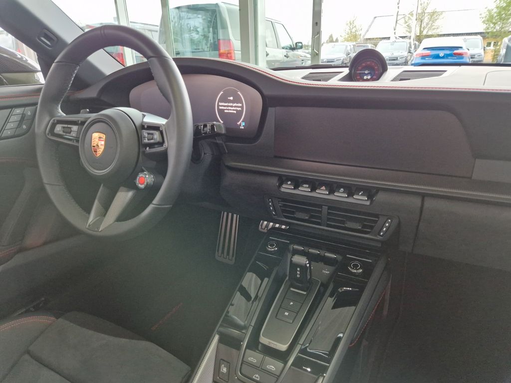 Porsche 992 2025