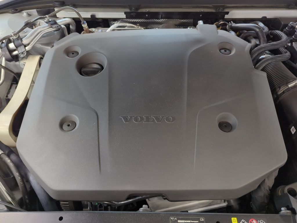 Volvo V60 Cross Country 2023