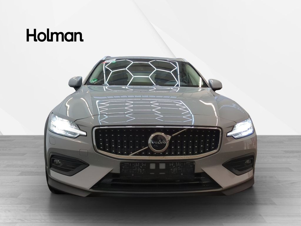 Volvo V60 Cross Country 2023