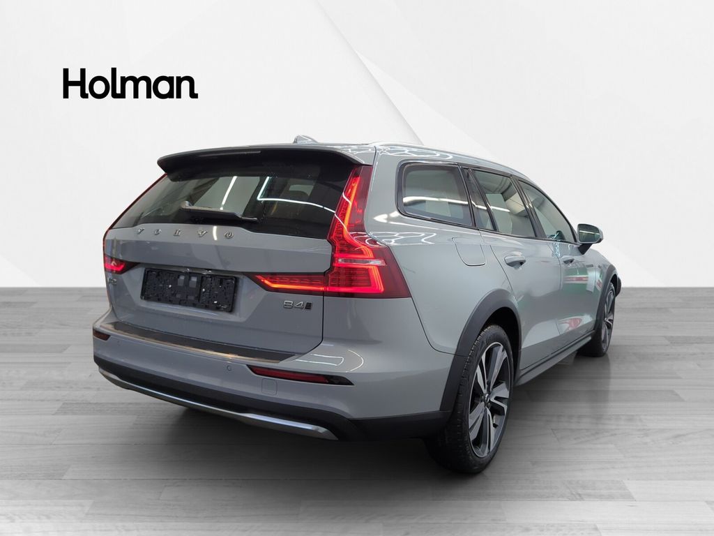 Volvo V60 Cross Country 2023