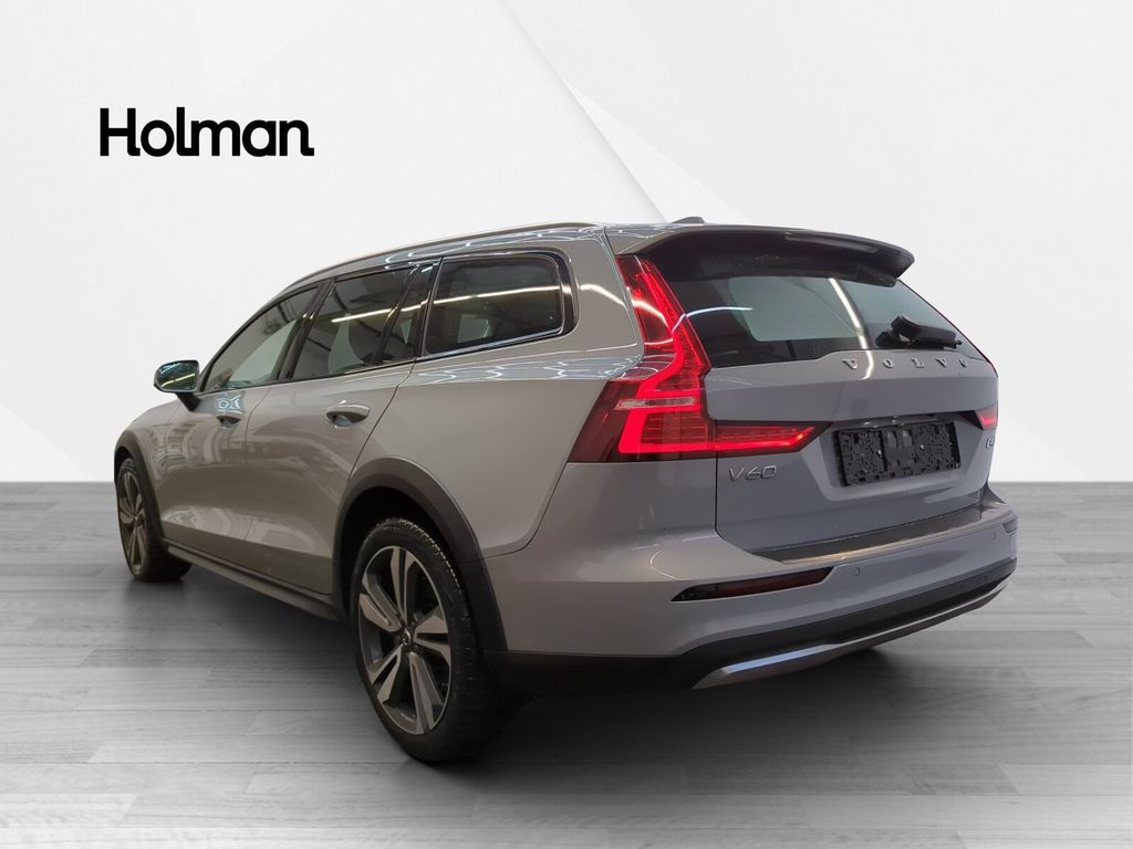 Volvo V60 Cross Country 2023