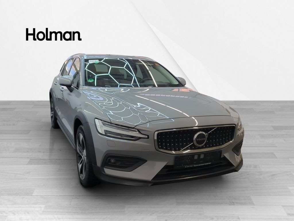 Volvo V60 Cross Country 2023