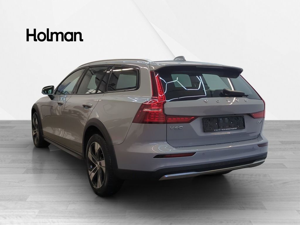 Volvo V60 Cross Country 2023