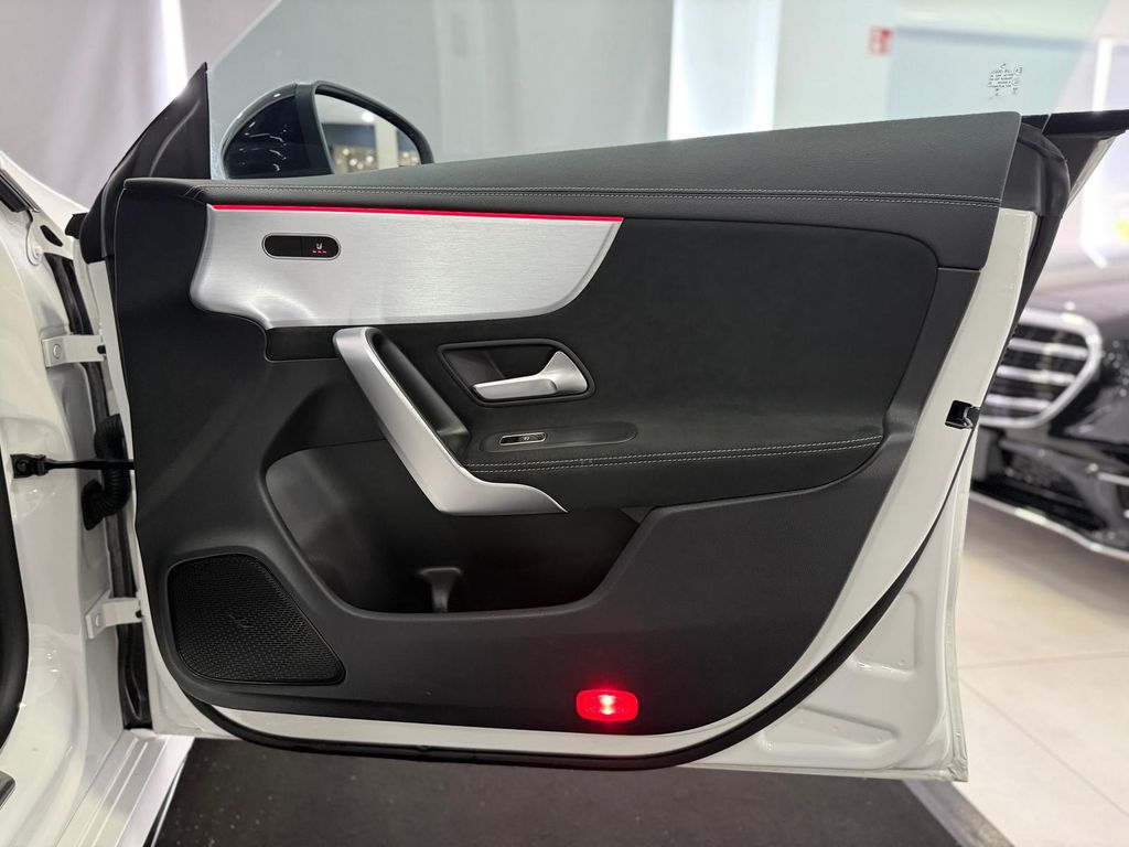 Mercedes-Benz CLA 200 2021