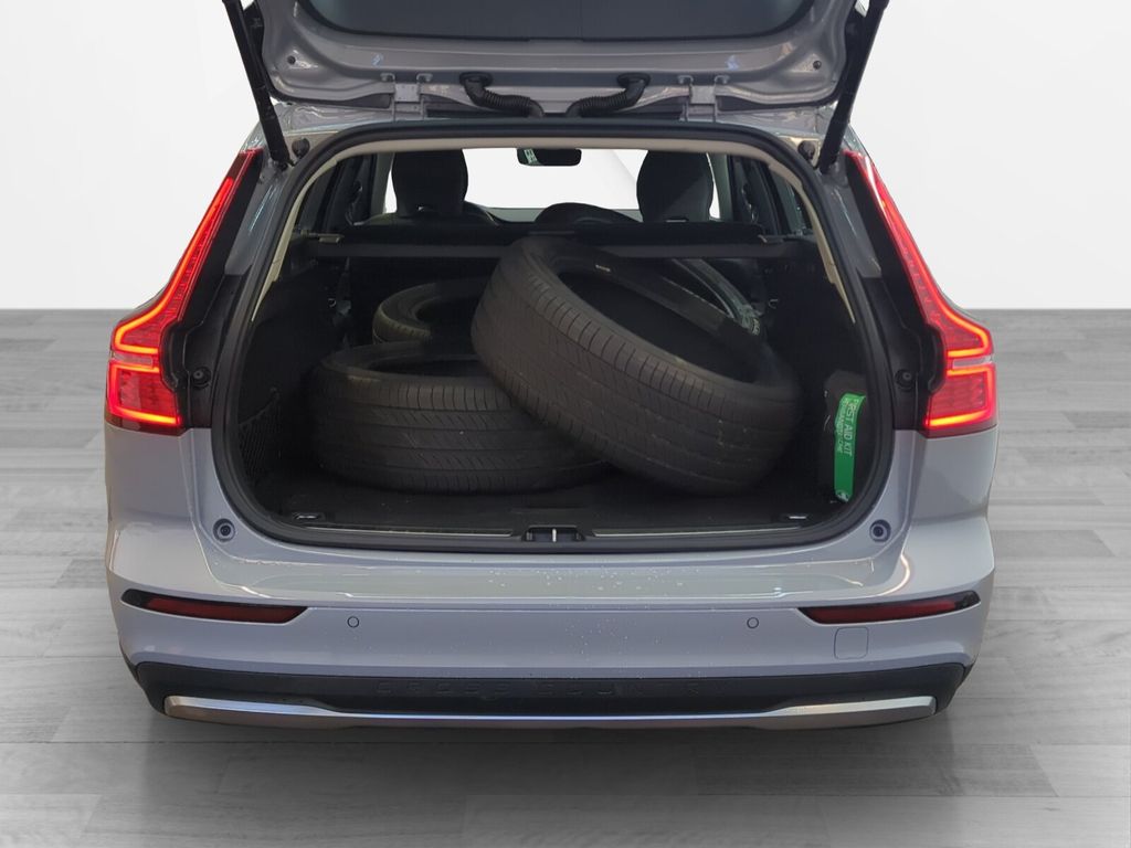 Volvo V60 Cross Country 2023