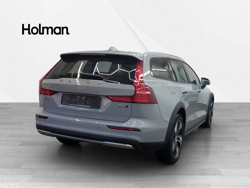 Volvo V60 Cross Country 2023