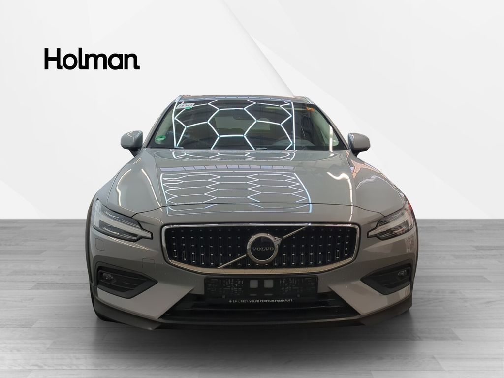 Volvo V60 Cross Country 2023