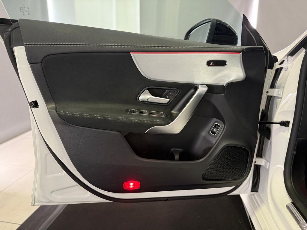 Mercedes-Benz CLA 200 2021