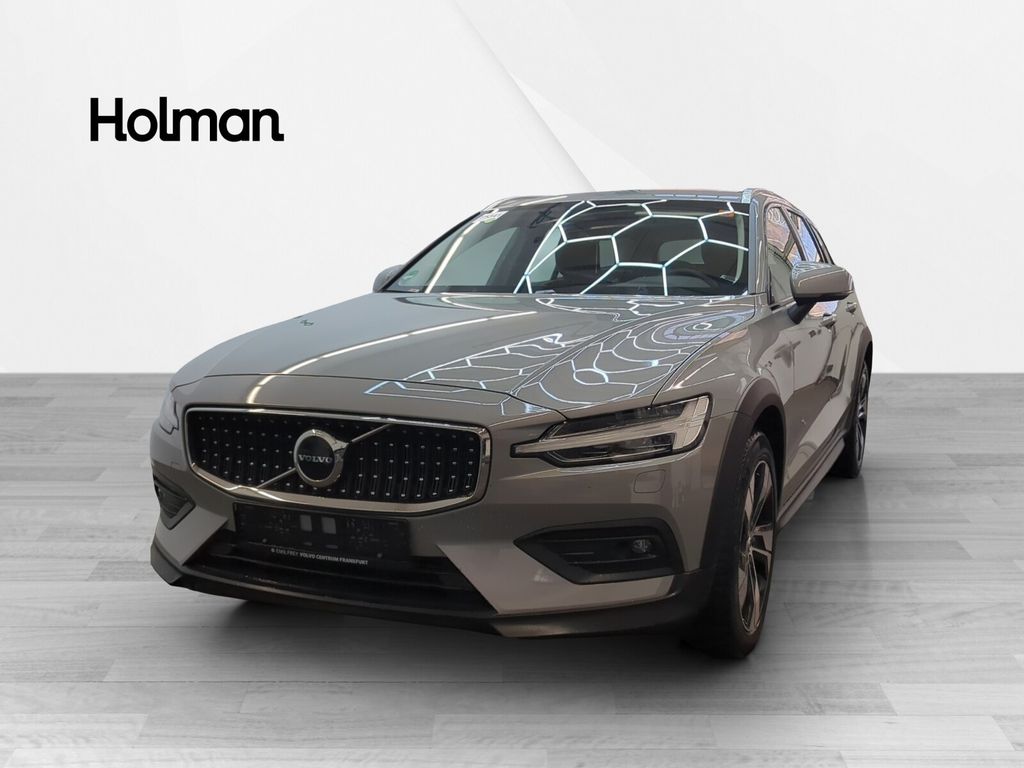 Volvo V60 Cross Country 2023