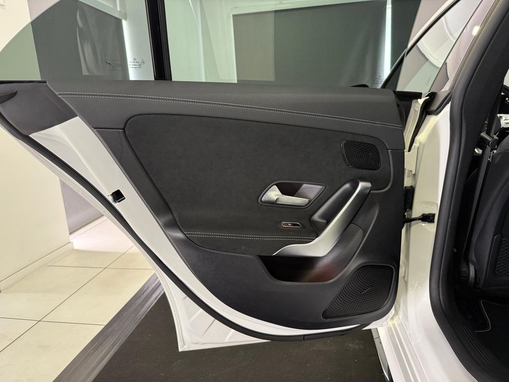 Mercedes-Benz CLA 200 2021