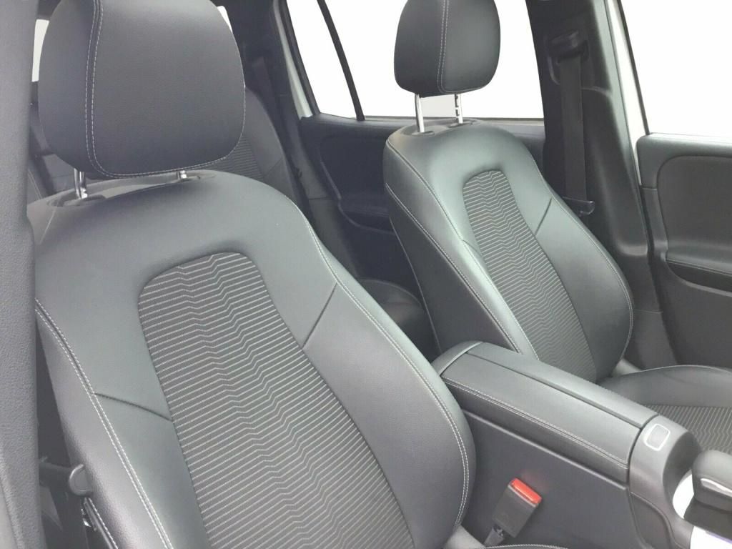 Mercedes-Benz GLB 200 2023