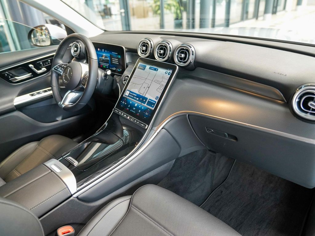 Mercedes-Benz GLC 300 2023