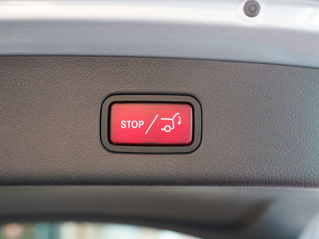 Mercedes-Benz GLC 300 2023