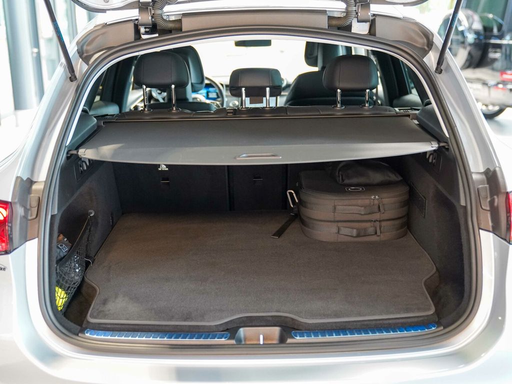 Mercedes-Benz GLC 300 2023