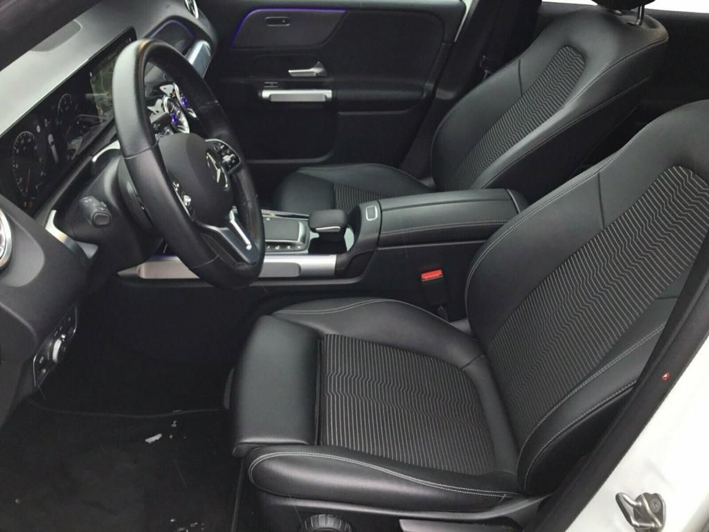 Mercedes-Benz GLB 200 2023