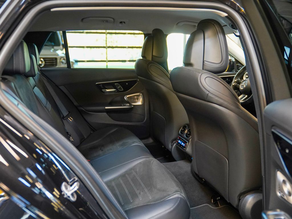 Mercedes-Benz C 300 2024