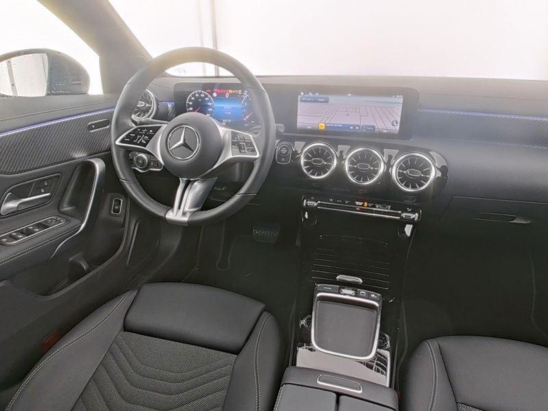 Mercedes-Benz CLA 180 2025