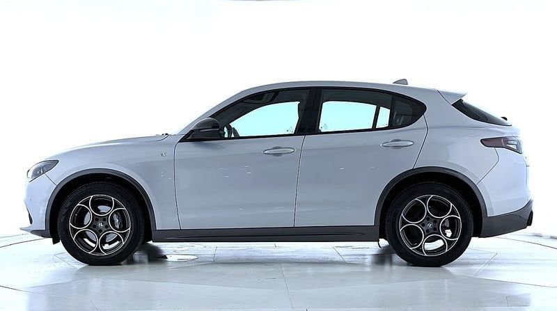 Alfa Romeo Stelvio 2023