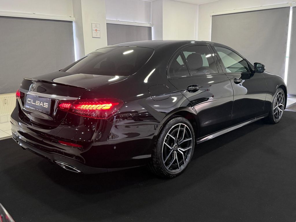 Mercedes-Benz E 300 2022
