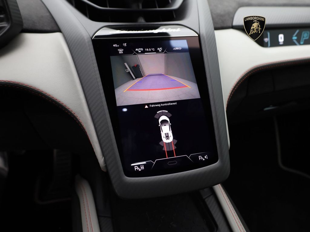 Lamborghini Revuelto 2024