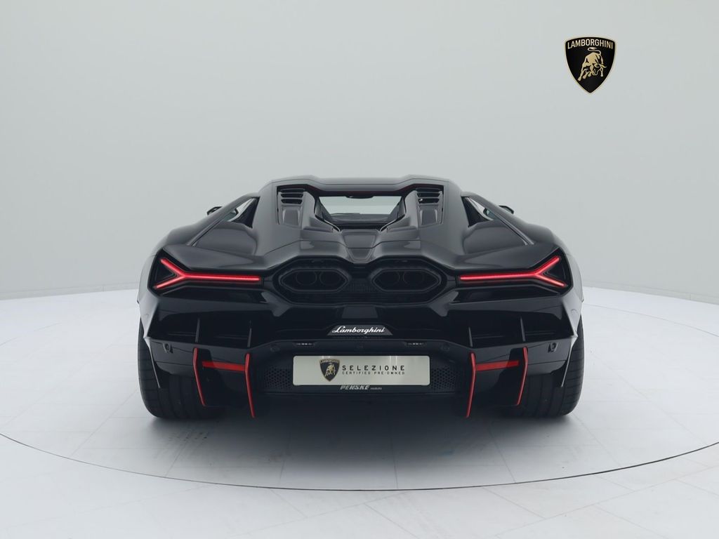 Lamborghini Revuelto 2024