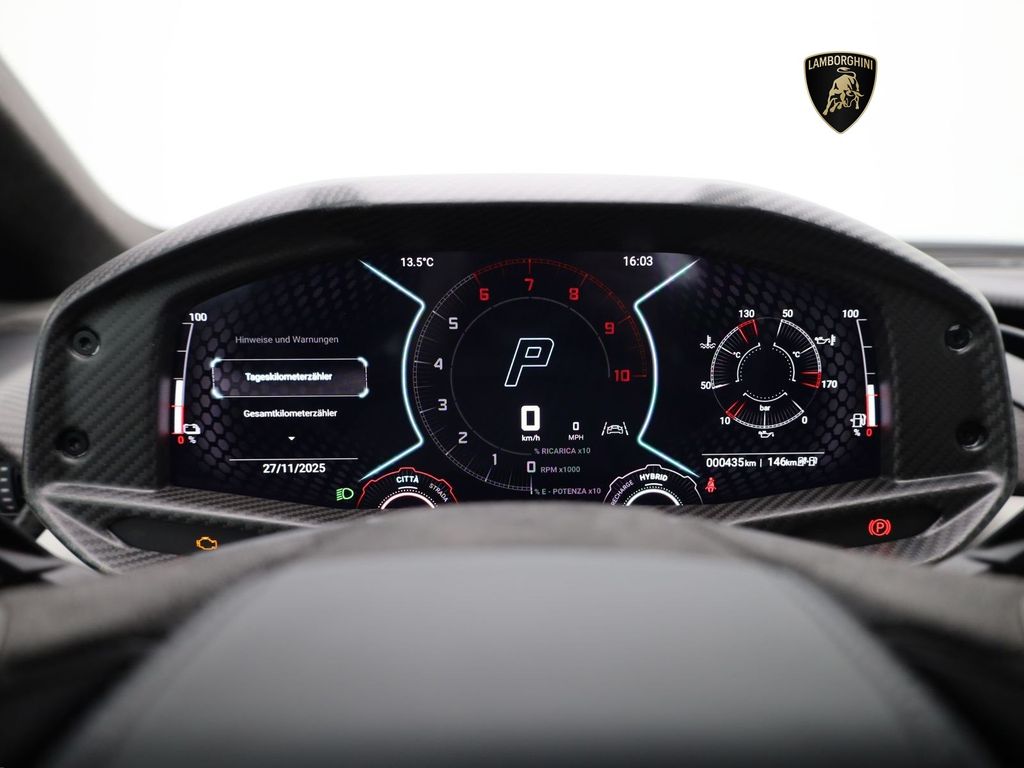 Lamborghini Revuelto 2024