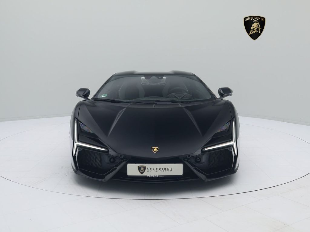 Lamborghini Revuelto 2024