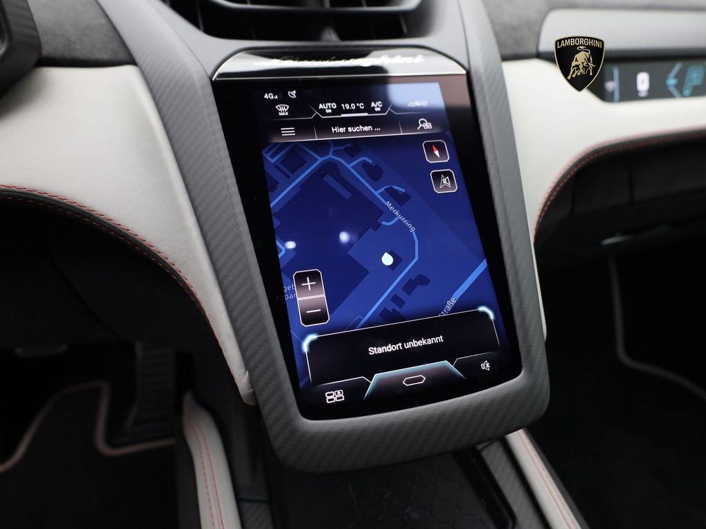 Lamborghini Revuelto 2024